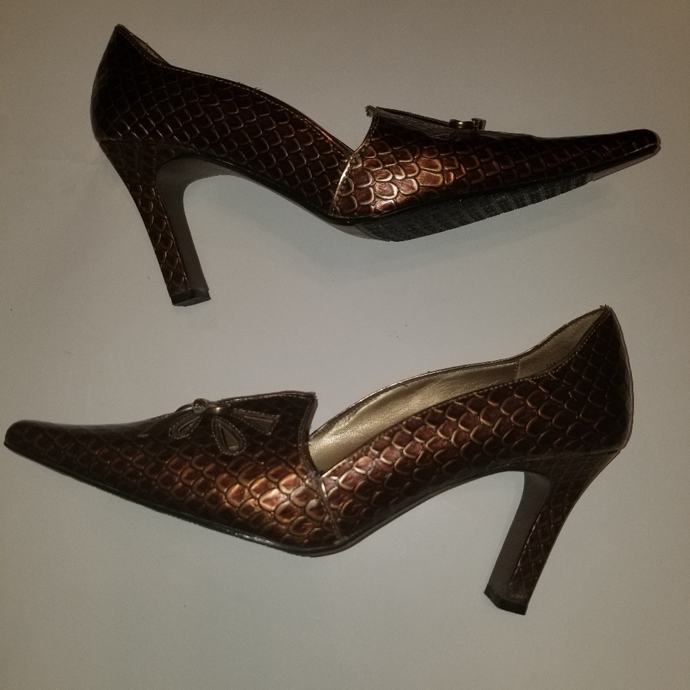 Bellini Heels Pumps designer Shoes size 8 womans
